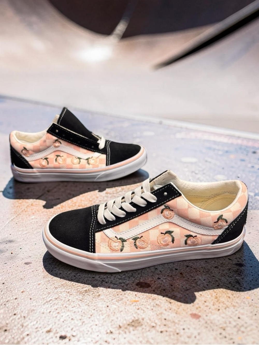 Vans Floral Peach Low Top Sneakers Womens 5 Black Peach Skate Shoes BNWOT